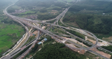 贺州至巴马高快公路（钟山至昭平段）